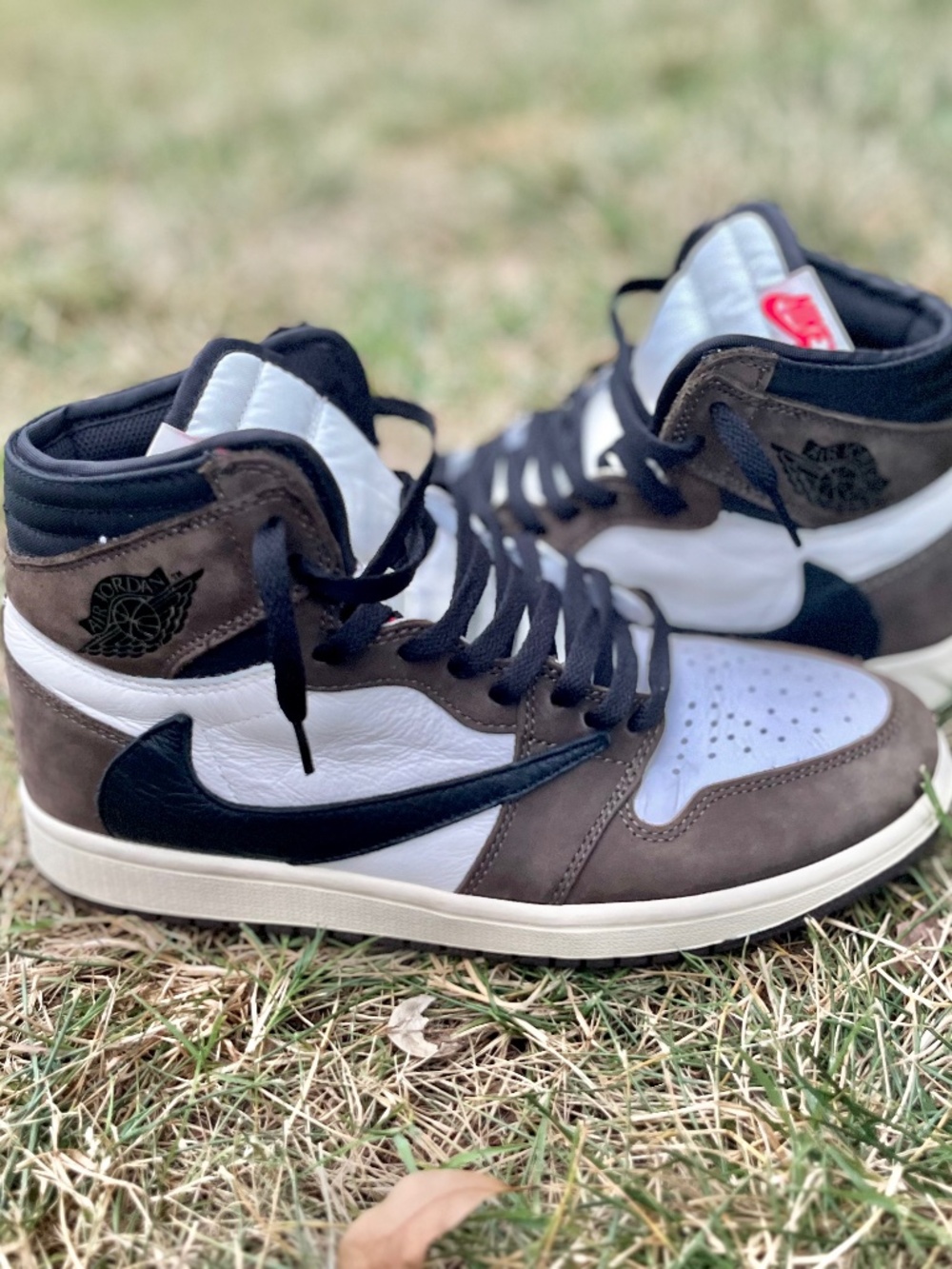 Travis Scott AJ1 High Mocha Size M9 Limited Time Deal 50% Off Bundle 2+ Deal!
